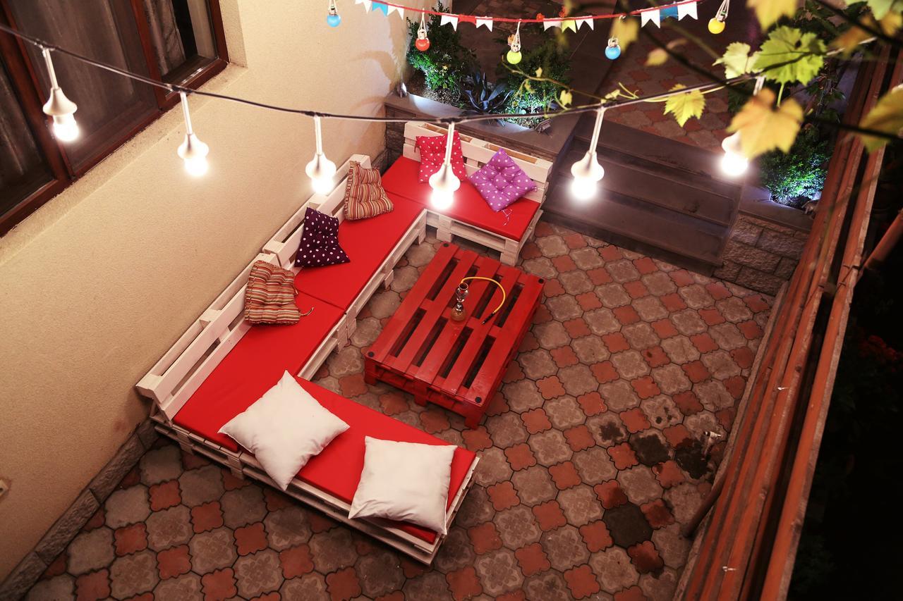 Hotel Tipsy ティビリシ エクステリア 写真